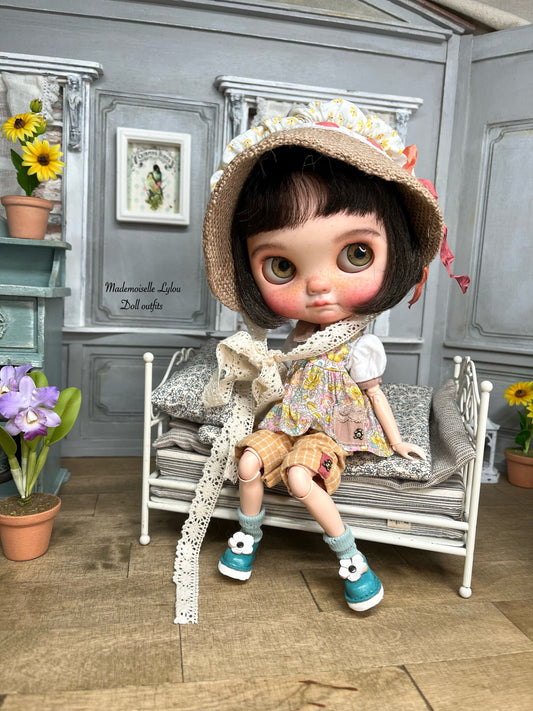 Handmade clothes for Blythe collectible dolls