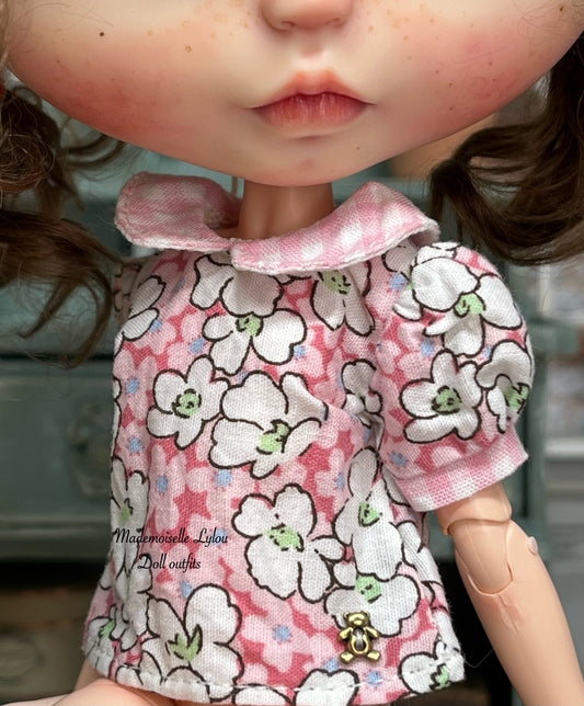 Handmade clothes for Blythe collectible dolls