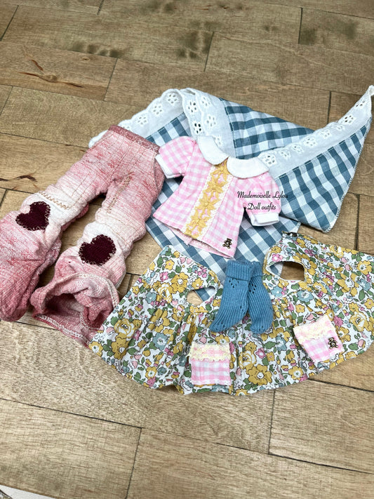 Handmade clothes for Blythe collectible dolls