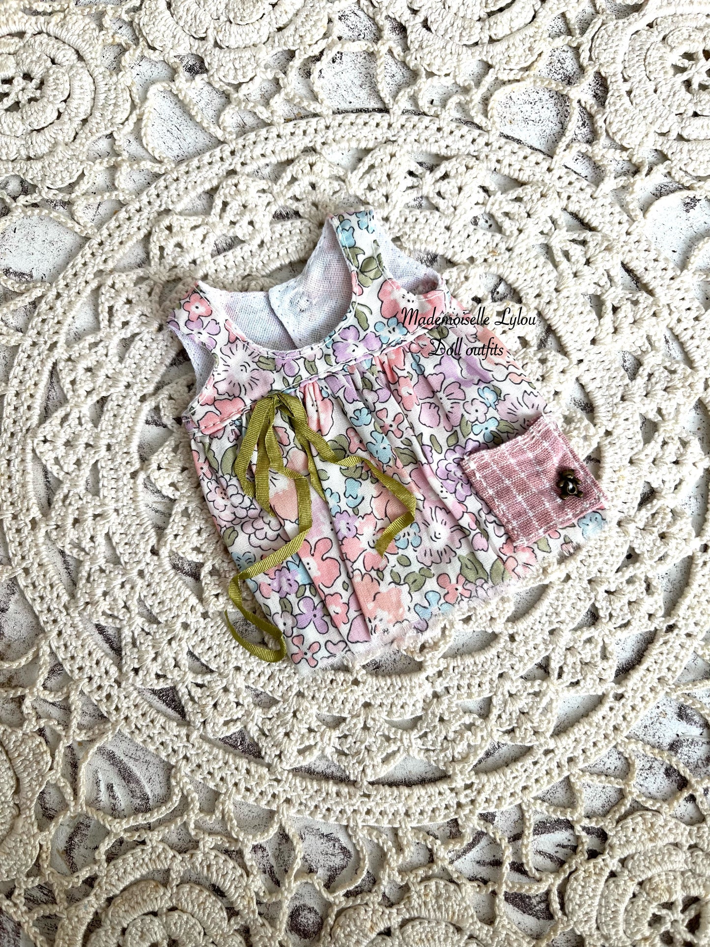 Conjunto de ropa para muñecas Blythe.