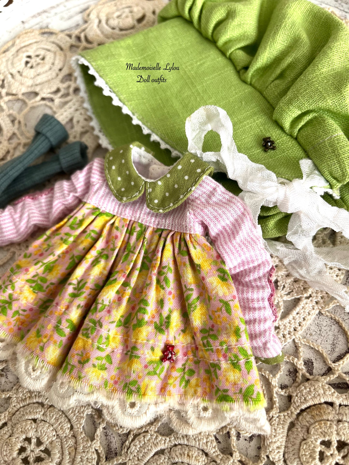 Conjunto de ropa para muñecas Blythe.