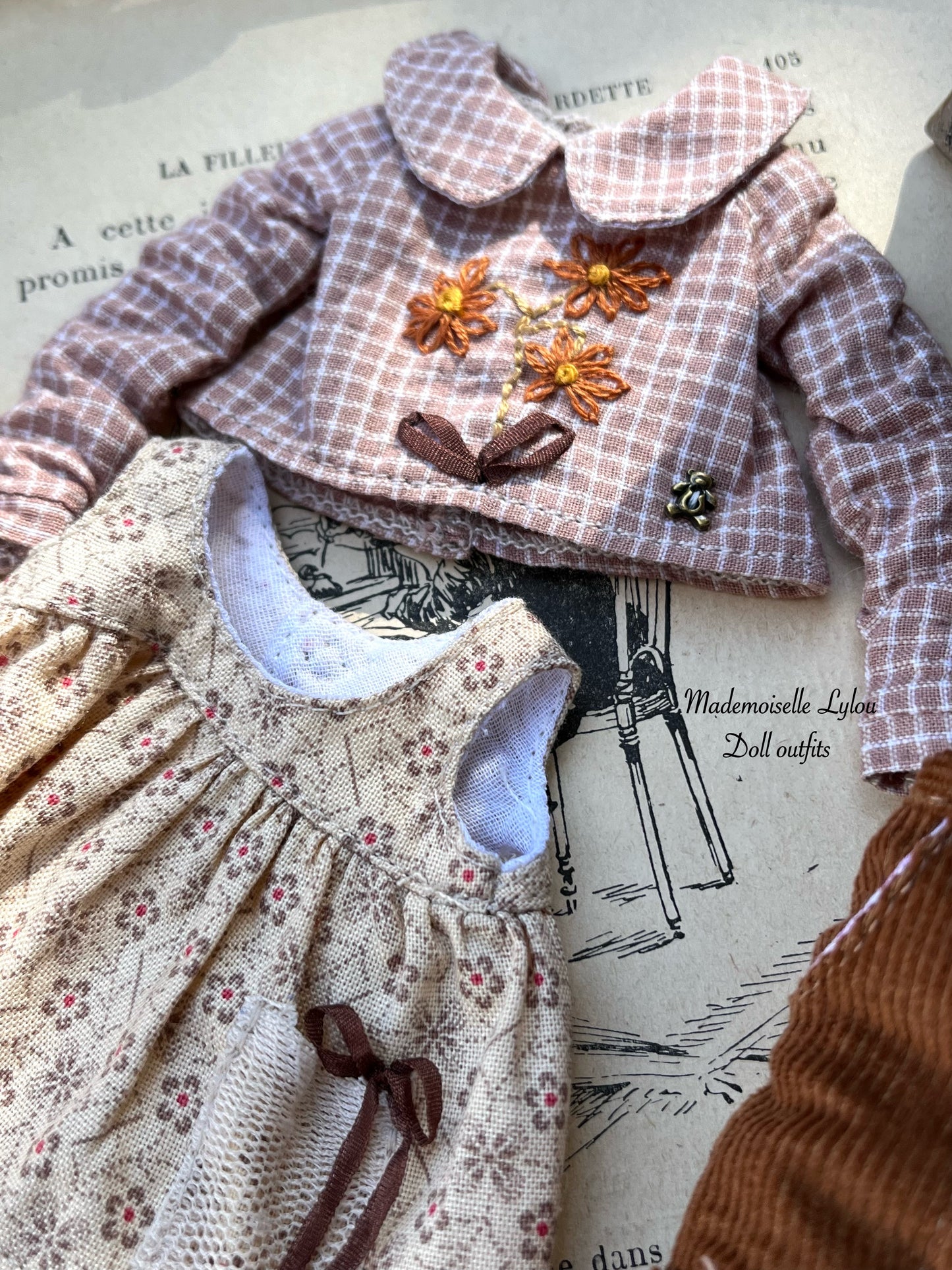 Collaboration avec Playfromyourheart - Ensemble vêtements pour poupées Blythe - Zinnia marron -