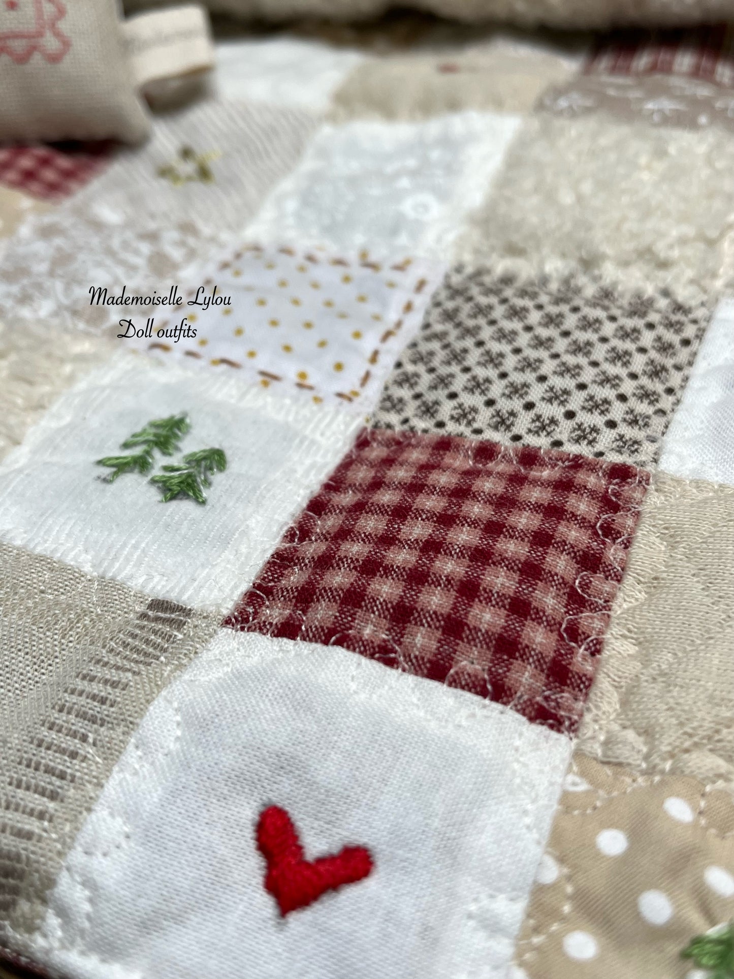 Juego de cama de patchwork para muñecas coleccionables - Hecho a mano