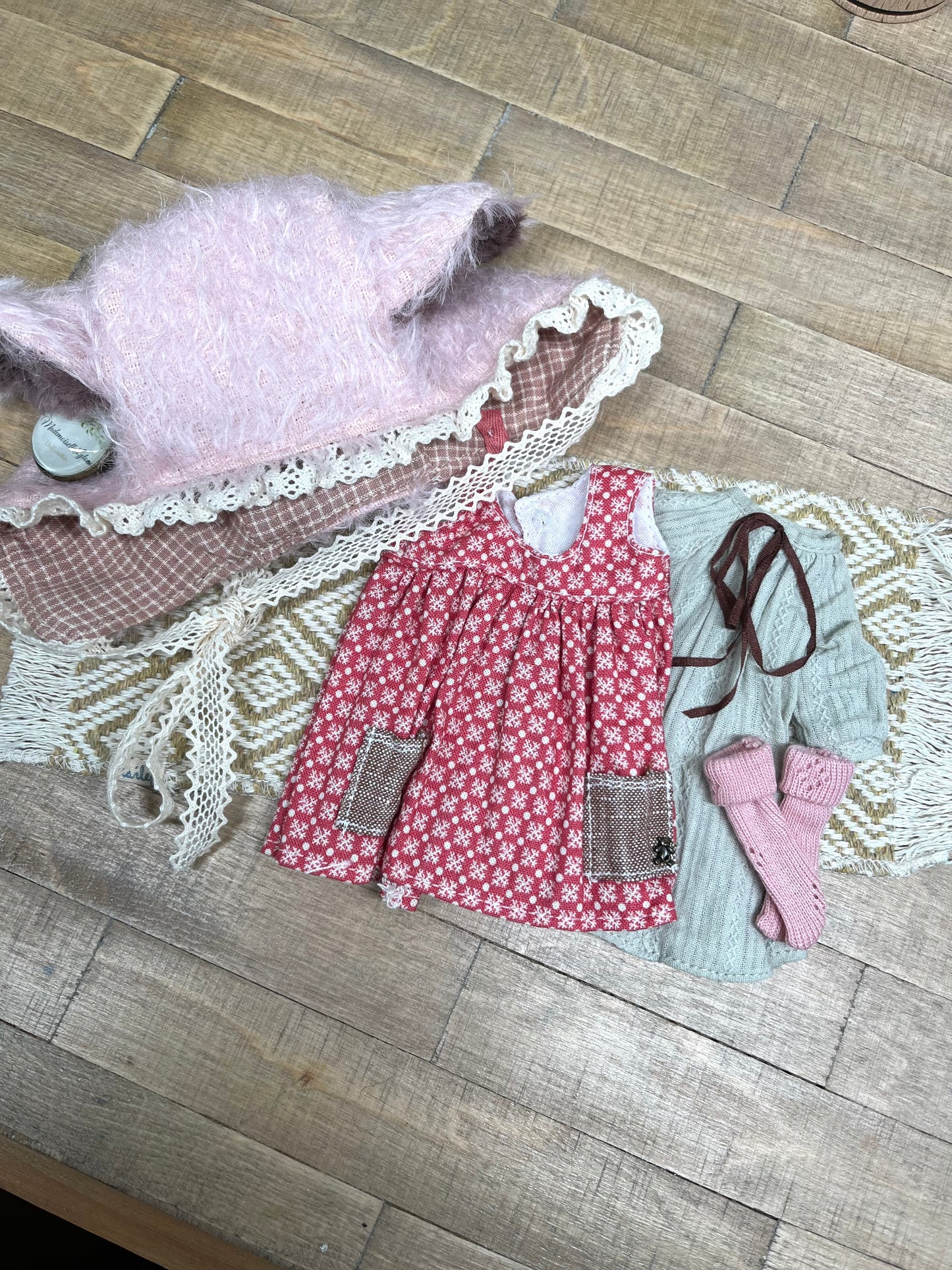 Vêtements artisanaux pour poupées de collection BLYTHE / bjd ROU