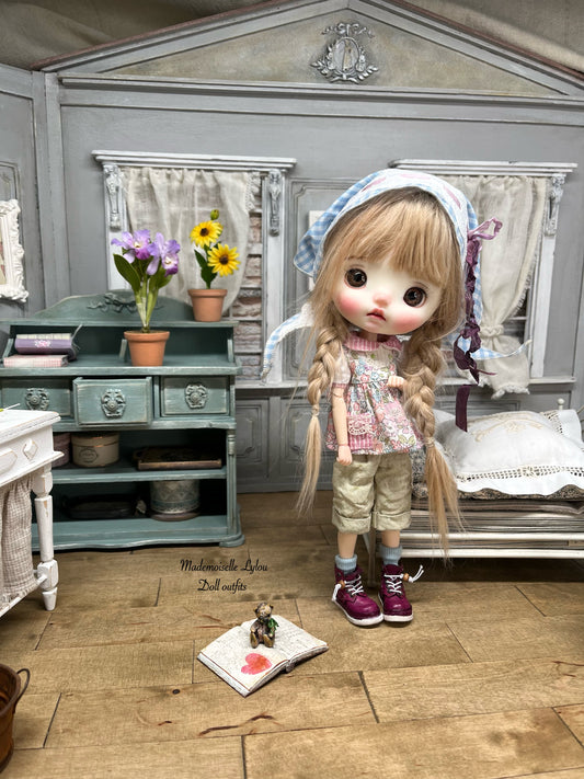 Handmade clothes for Blythe collectible dolls