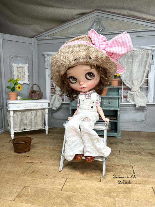 Handmade clothes for Blythe collectible dolls