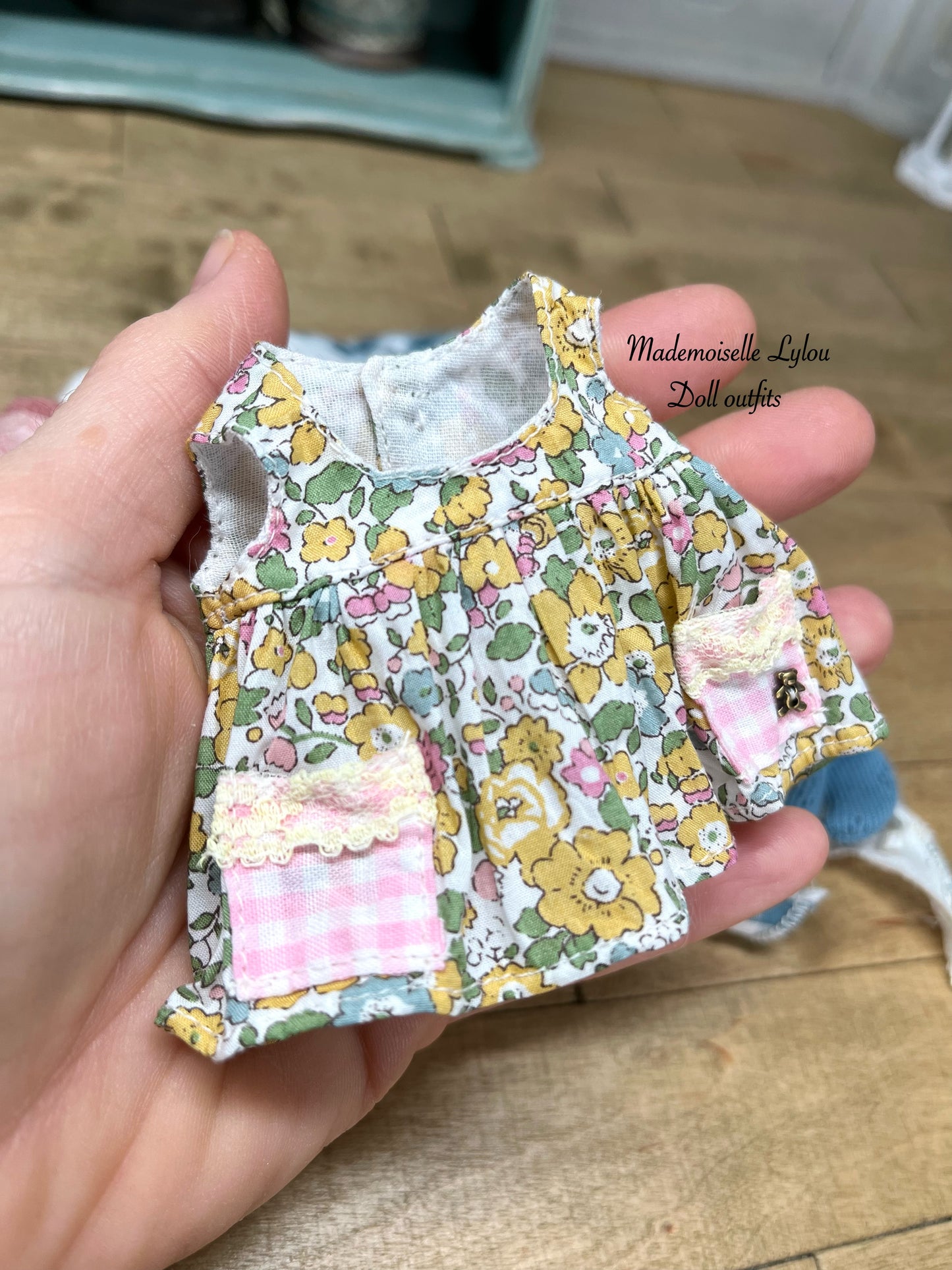 Handmade clothes for Blythe collectible dolls