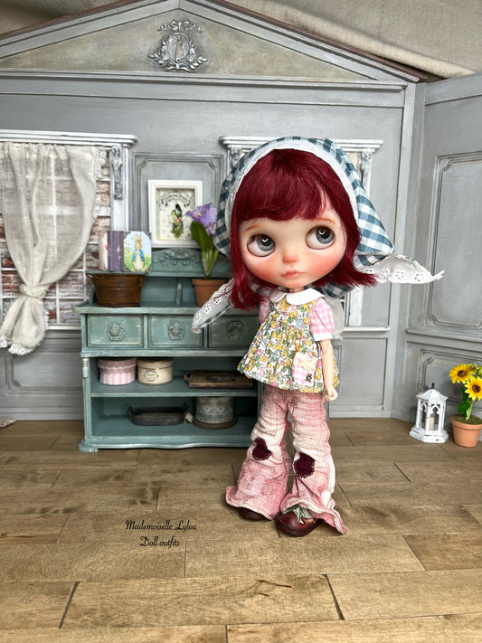 Handmade clothes for Blythe collectible dolls