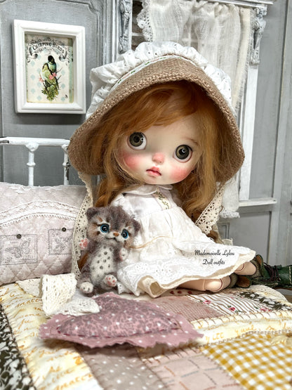 Handmade clothes for Blythe collectible dolls