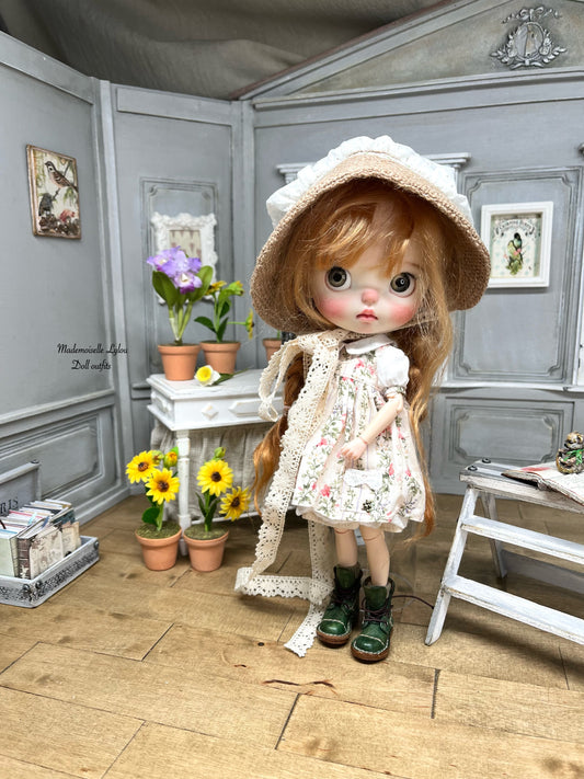 Handmade clothes for Blythe collectible dolls