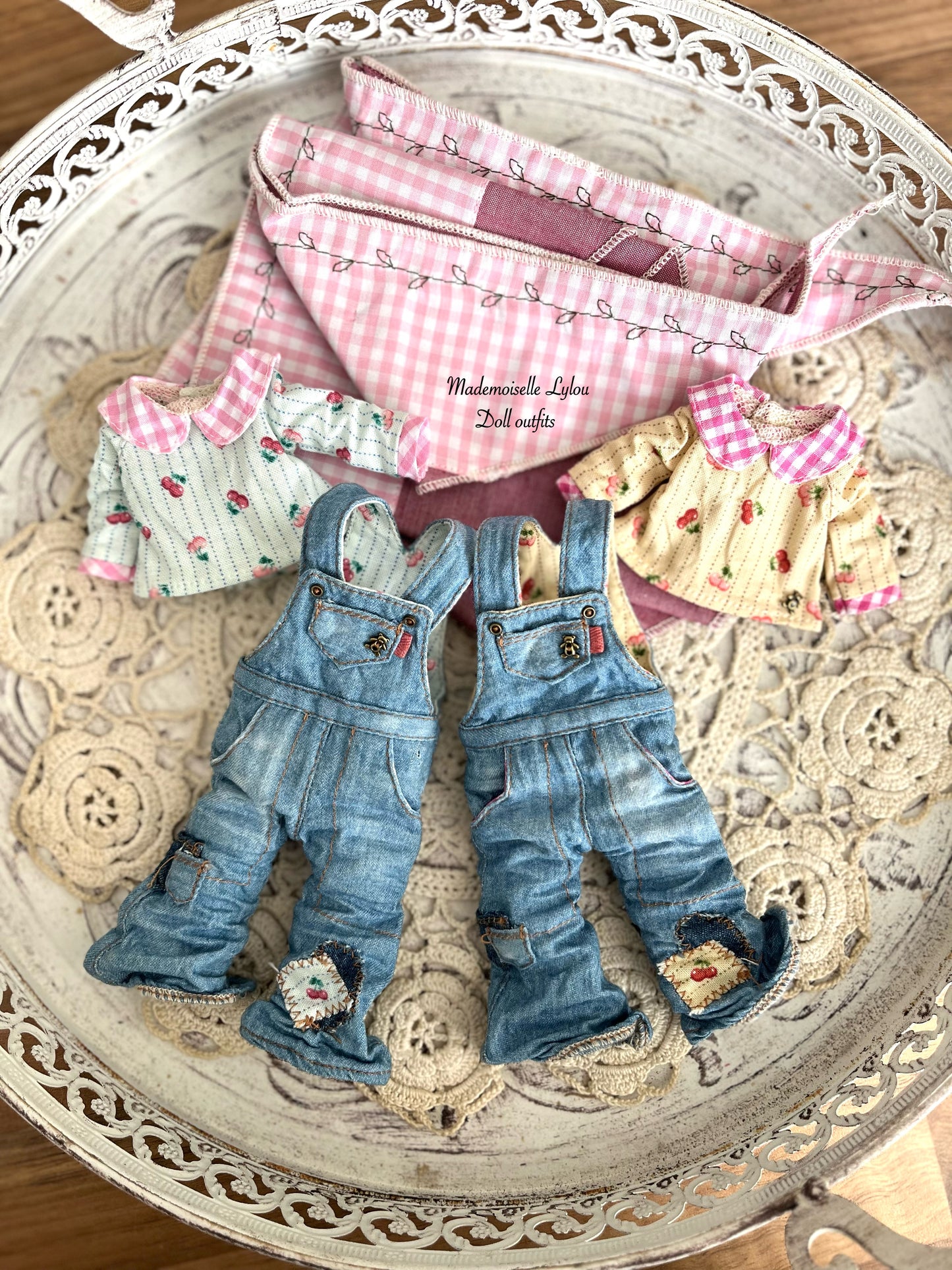 Conjunto de ropa para muñecas Blythe.
